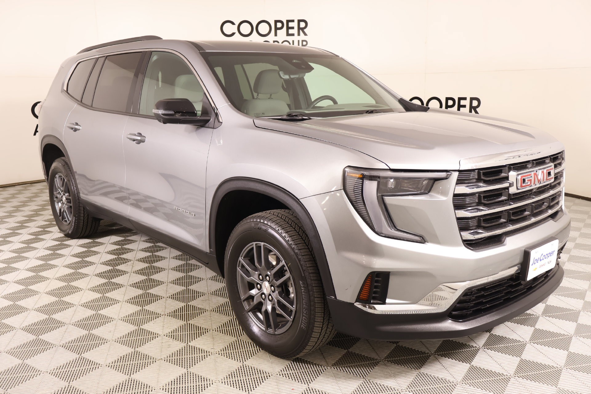 Used 2026 GMC Acadia Elevation FWD image 1