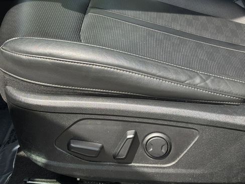 Used 2024 Kia Sorento S FWD image 28