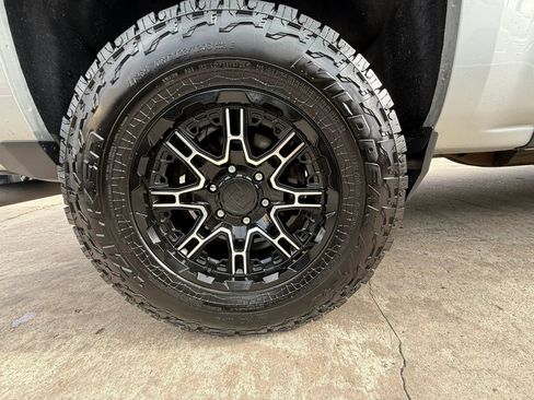 Used 2018 Chevrolet Silverado 1500 LT w/ Texas Edition image 24