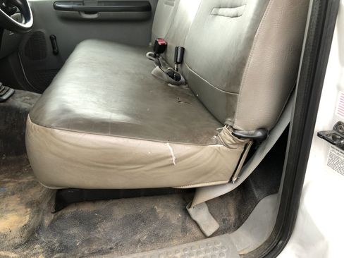 Used 2005 Ford F450 2WD Regular Cab Super Duty image 13