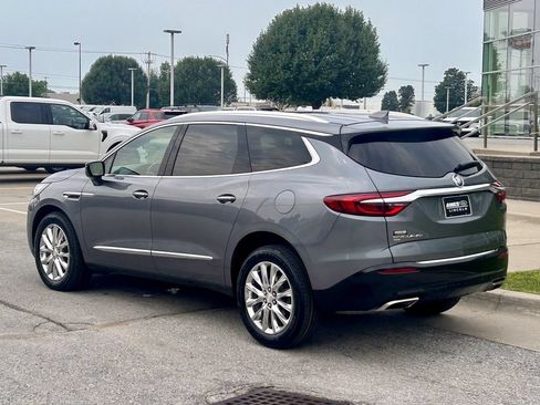 Used 2021 Buick Enclave Premium w/ Sun and Sites Package AWD/4WD image 4