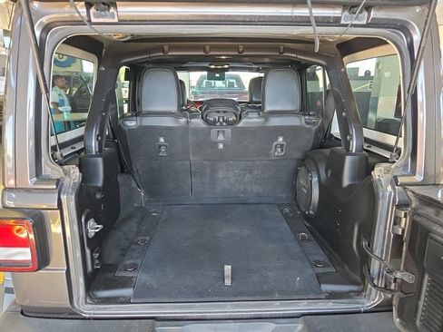 Used 2018 Jeep Wrangler Unlimited Rubicon AWD/4WD image 13