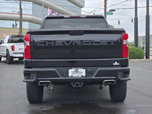Used 2021 Chevrolet Silverado 1500 Custom Trail Boss w/ LPO, Dark Essentials Package AWD/4WD image 21