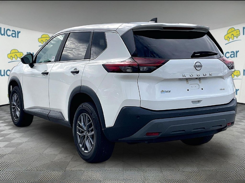 Used 2023 Nissan Rogue S AWD/4WD image 4