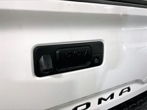 Certified 2019 Toyota Tacoma SR AWD/4WD image 27