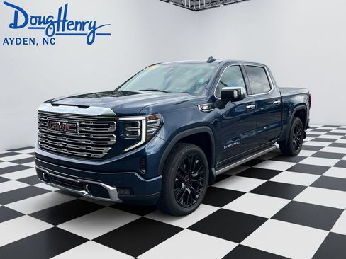 Used 2023 GMC Sierra 1500 Denali w/ Denali Reserve Package AWD/4WD image 1