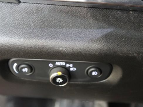 Used 2021 Chevrolet Traverse LT AWD/4WD image 13
