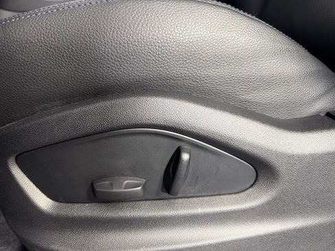 Used 2024 Porsche Cayenne AWD/4WD image 23