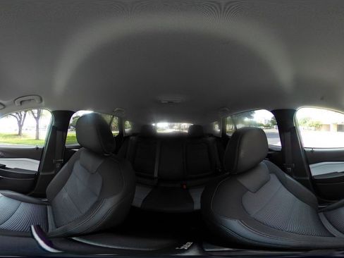 Used 2025 Chevrolet Trax LT FWD image 37