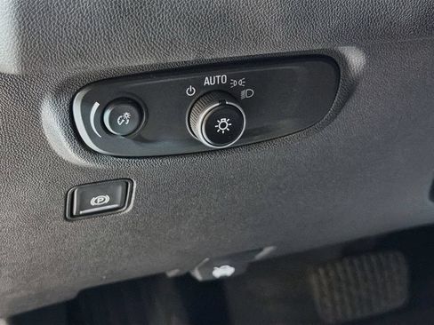 Used 2023 GMC Terrain SLE AWD/4WD image 12