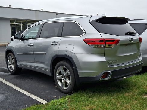 Used 2019 Toyota Highlander Limited AWD/4WD image 5