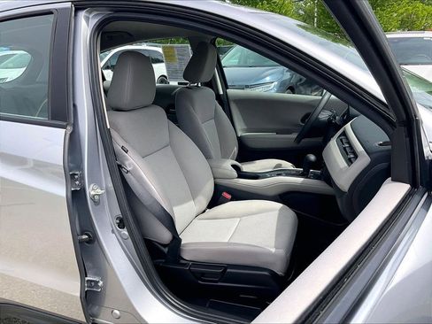 Used 2017 Honda HR-V LX image 11