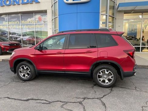 Used 2023 Honda Passport TrailSport image 2