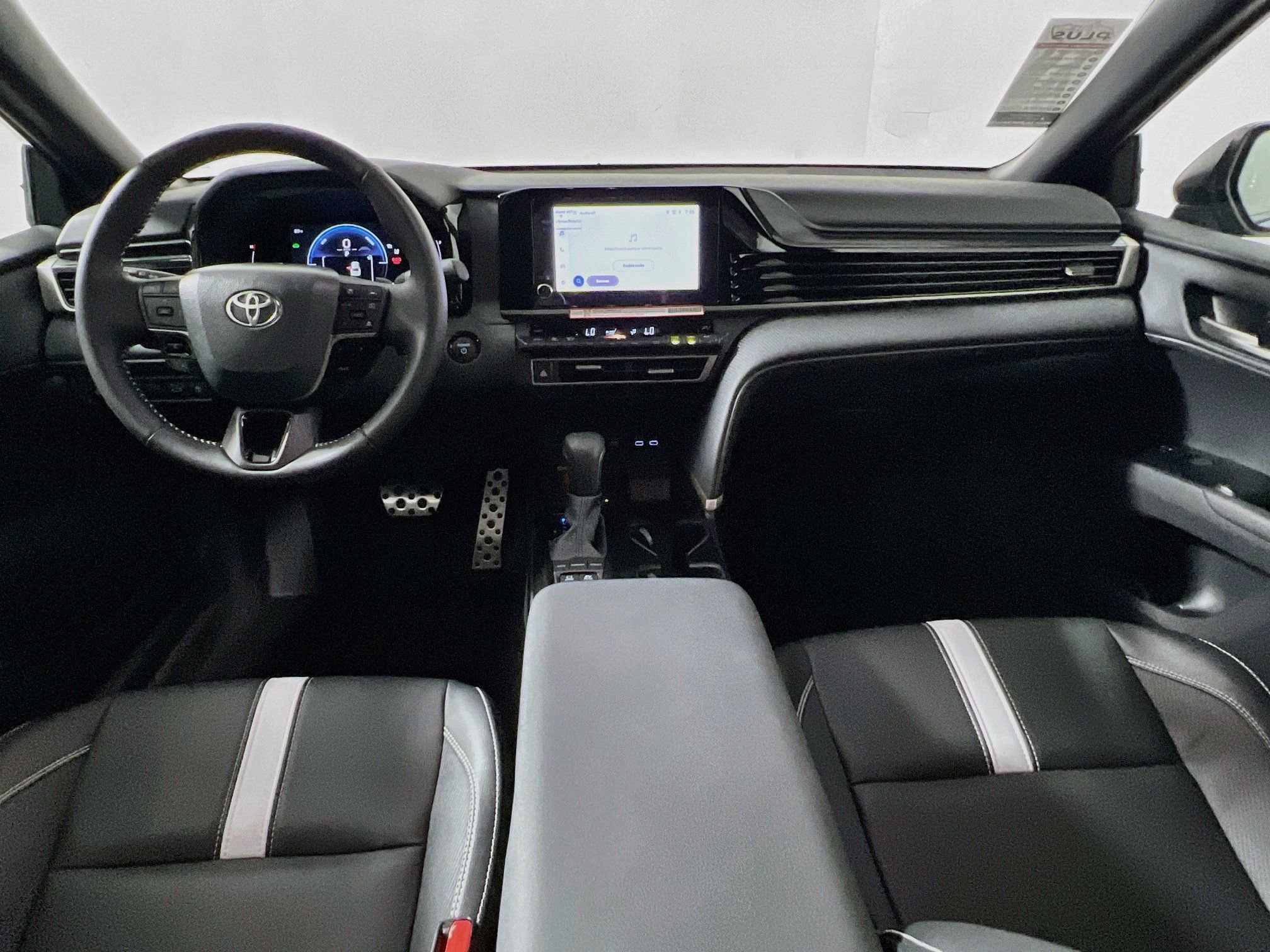 Used 2026 Toyota Camry SE FWD image 29