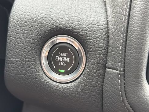 Used 2023 GMC Yukon XL Denali RWD image 23