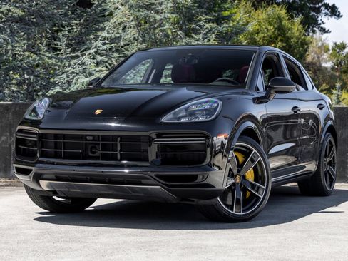 Certified 2022 Porsche Cayenne Turbo S AWD/4WD image 1