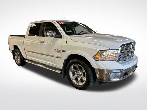 Used 2017 RAM 1500 Laramie w/ Convenience Group AWD/4WD image 8