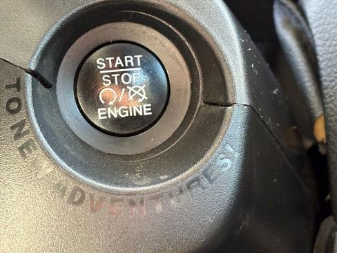 Used 2017 Jeep Renegade Sport w/ Power & Air Group image 10