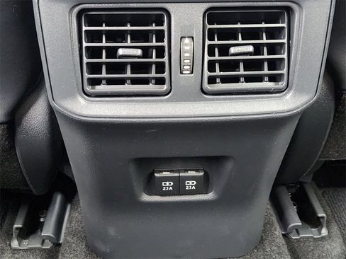 Used 2019 Toyota RAV4 Limited image 32