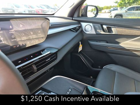 New 2026 Buick Enclave Avenir w/ Super Cruise Package FWD image 26