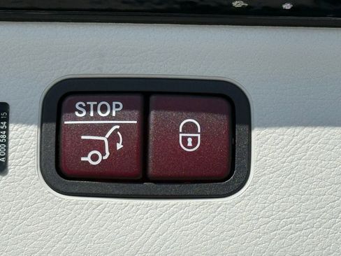 Certified 2023 Mercedes-Benz EQS 580 4MATIC SUV image 15