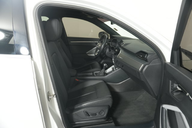 Used 2023 Audi Q3 2.0T Premium AWD/4WD image 34