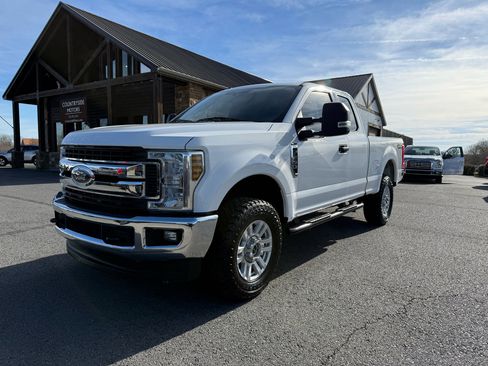 Used 2019 Ford F250 XLT w/ XLT Value Package image 2