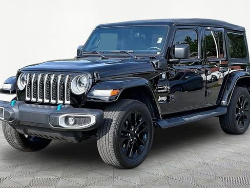 Used 2023 Jeep Wrangler Unlimited Sahara w/ Cold Weather Group AWD/4WD image 3