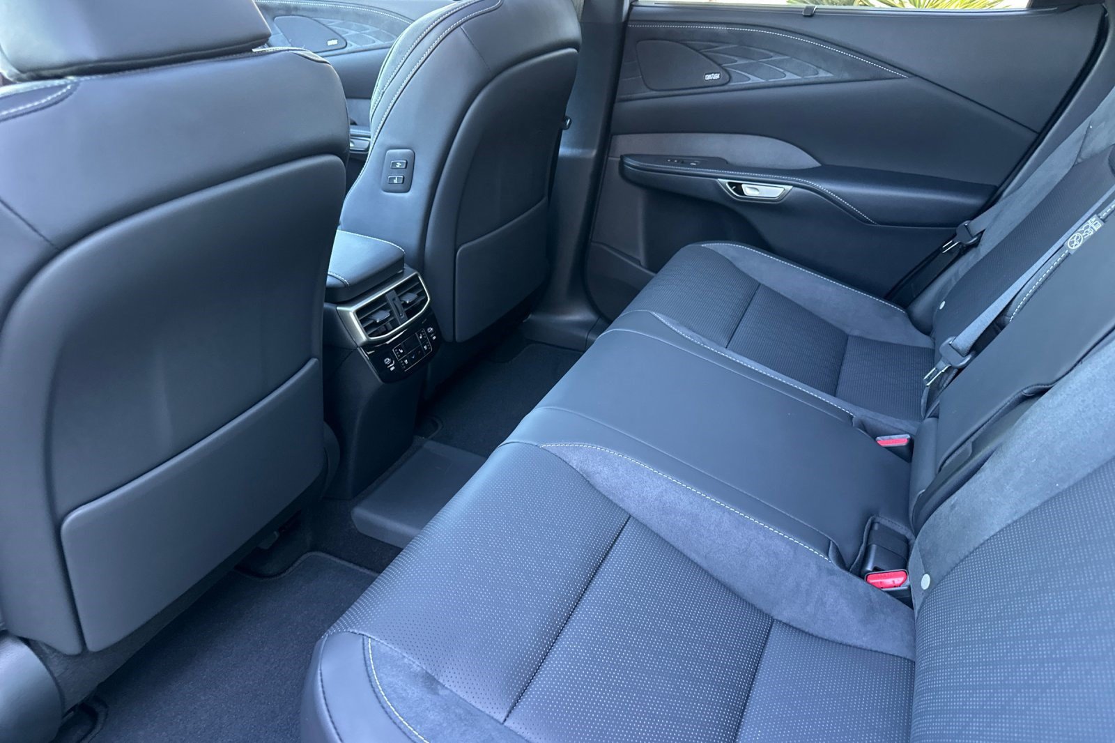 New 2026 Lexus RX 450h AWD w/ Convenience Package image 23