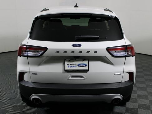 Certified 2020 Ford Escape SE image 6