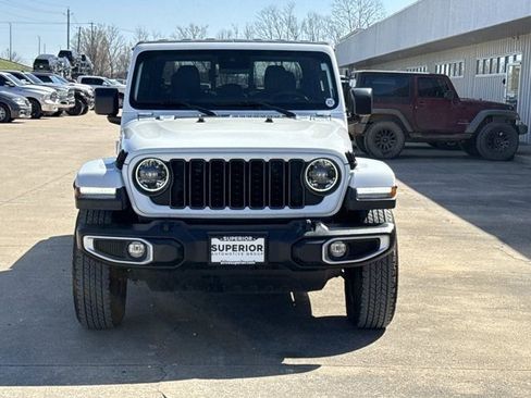 Used 2024 Jeep Gladiator Sport image 13