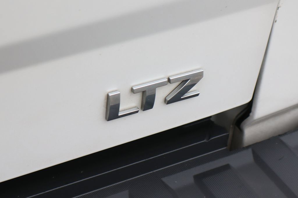 Used 2018 Chevrolet Silverado 1500 LTZ Z71 w/ LTZ Plus Package AWD/4WD image 56