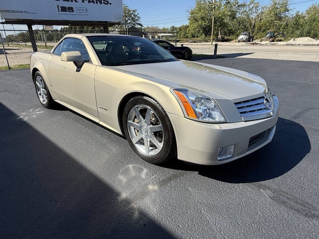 Used 2006 Cadillac XLR RWD image 97