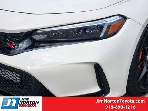 Used 2023 Honda Civic Type R image 11