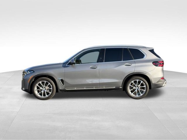 Certified 2026 BMW X5 xDrive40i AWD/4WD image 2
