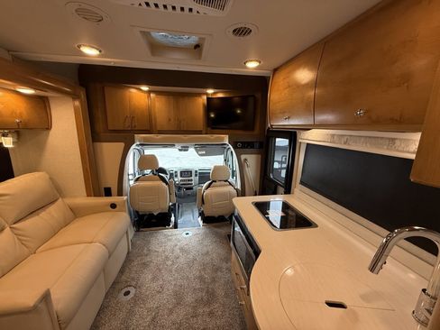 Used 2018 Mercedes-Benz Sprinter 3500 image 77