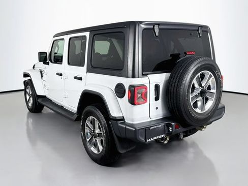 Used 2019 Jeep Wrangler Unlimited Sahara AWD/4WD image 10