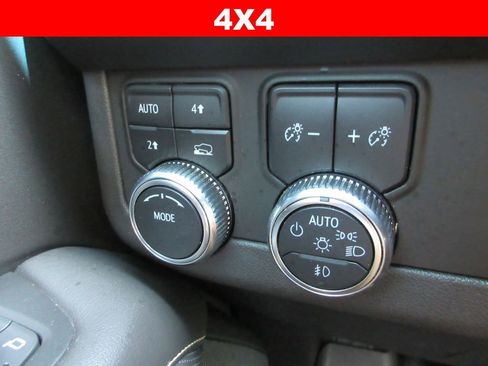 Used 2021 GMC Yukon XL SLT w/ SLT Premium Package AWD/4WD image 35