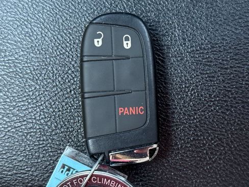 Used 2024 Jeep Compass Latitude AWD/4WD image 21