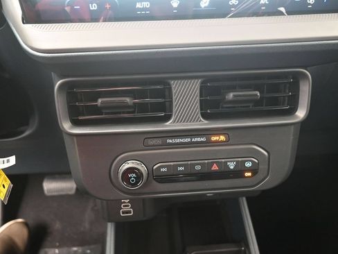 Used 2025 Ford Maverick XL FWD image 9