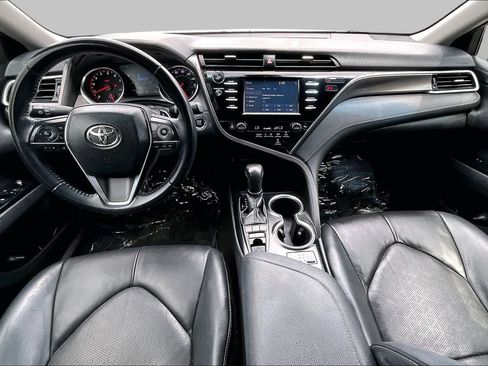 Used 2018 Toyota Camry XSE FWD image 15