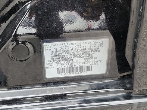 Used 2025 Nissan Versa SV FWD image 31