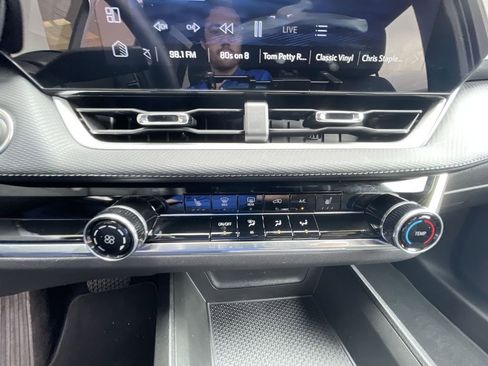 Used 2025 Chevrolet Equinox LT w/ Safety and Technology Package FWD image 35