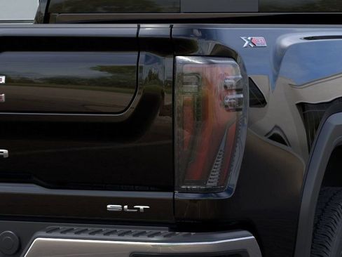 New 2026 GMC Sierra 2500 SLT w/ SLT Premium Package AWD/4WD image 10