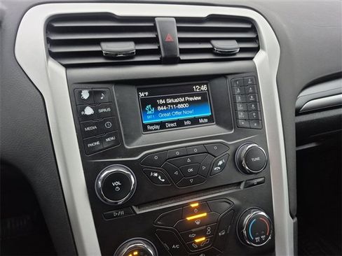 Used 2015 Ford Fusion SE image 13