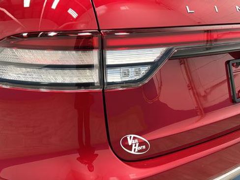 Used 2025 Lincoln Aviator AWD image 41