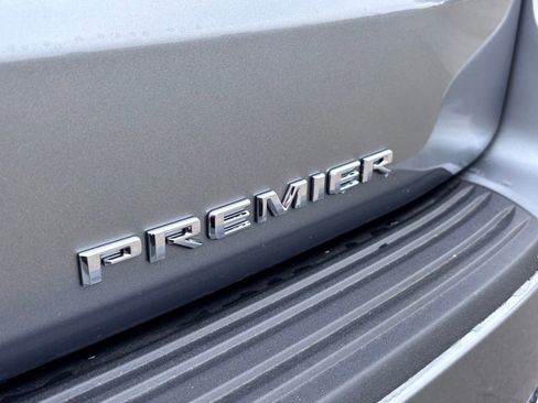 New 2025 Chevrolet Suburban Premier image 10