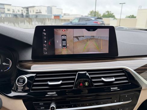 Used 2019 BMW 530i xDrive AWD/4WD image 12