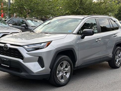 Used 2025 Toyota RAV4 LE AWD/4WD image 2