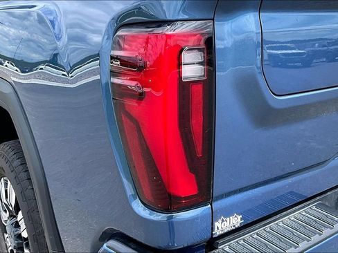 Used 2025 GMC Sierra 3500 Denali w/ Denali Reserve Package AWD/4WD image 31